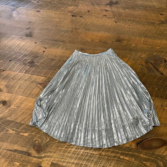 White & Black Shimmer Pleated Ralph Lauren Skirt - Picture 2 of 3